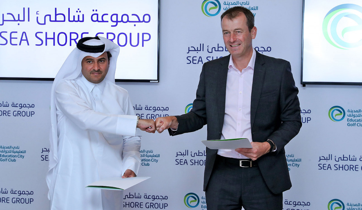 Salam Al Mohannadi, Chairman Seashore Qatar, with Michael Braidwood, General Manager of Education City Golf Club.