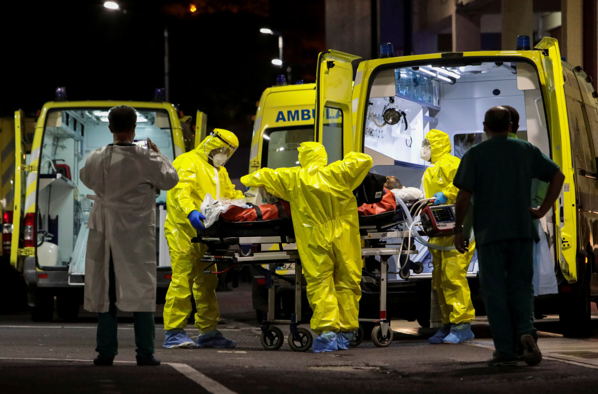 FILE PHOTO: A COVID-19 patient transferred from Lisbon arrives at Nelio Mendonca Hospital in Funchal, amid the coronavirus disease (COVID-19) pandemic, in Funchal, on the island of Madeira, Portugal, January 29, 2021. REUTERS/Duarte Sa/File Photo
