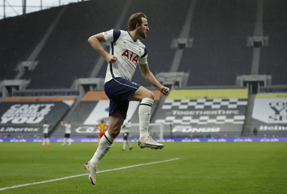 Tottenham Hotspur's Harry Kane celebrates scoring their first goal Pool via REUTERS/Matt Dunham 