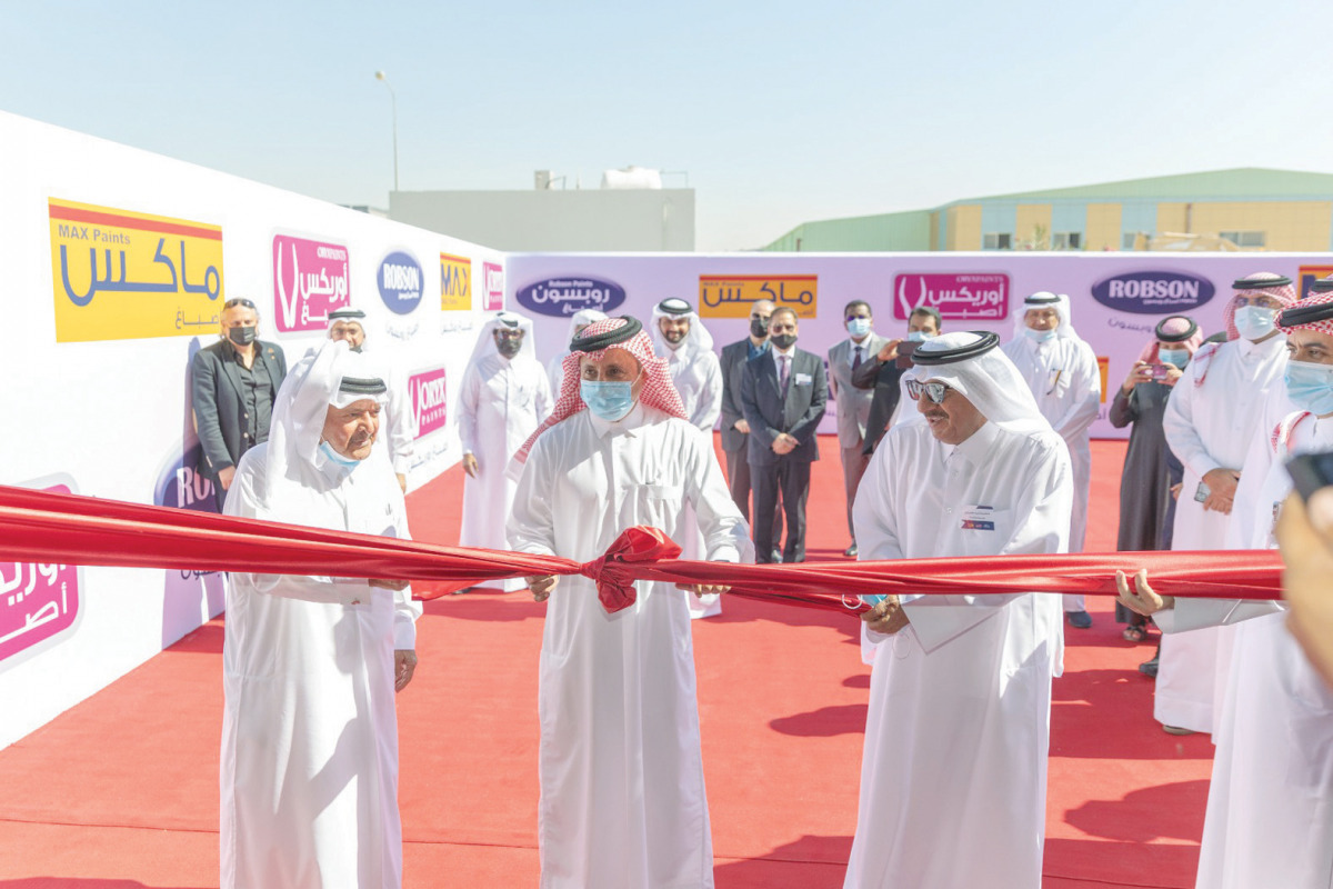Sheikh Khalifa bin Jassim Al Thani, Sheikh Faisal bin Qassim Al Thani and other officials during the inauguration ceremony. 