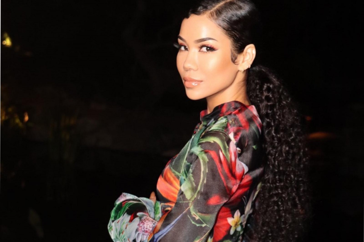 TWITTER: @JheneAiko