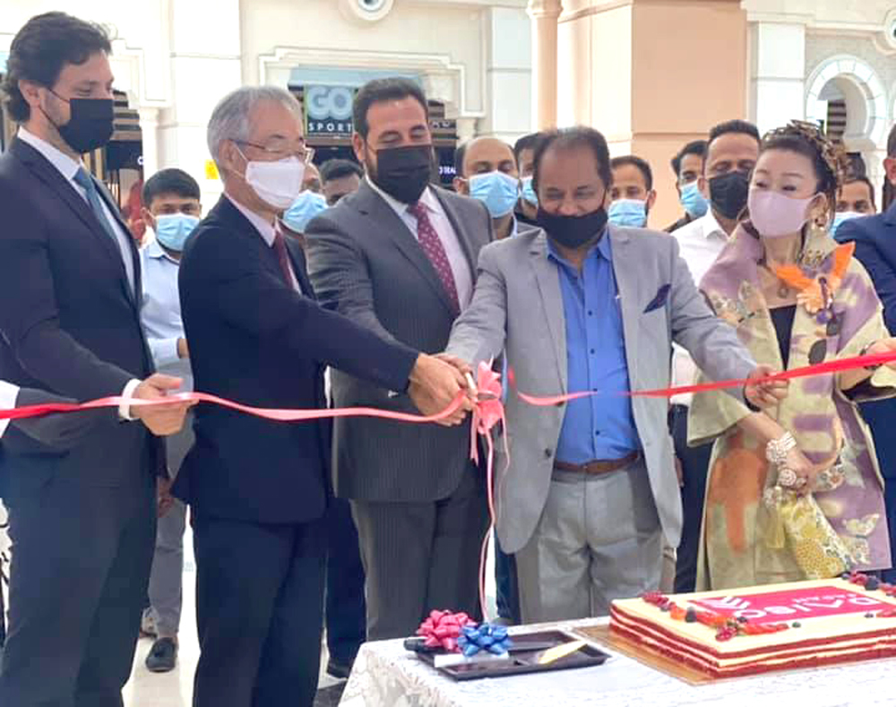 Sunago Kazuo, Ambassador of Japan; Yukari Sunago (second left) with other guests at Mirqab Mall.