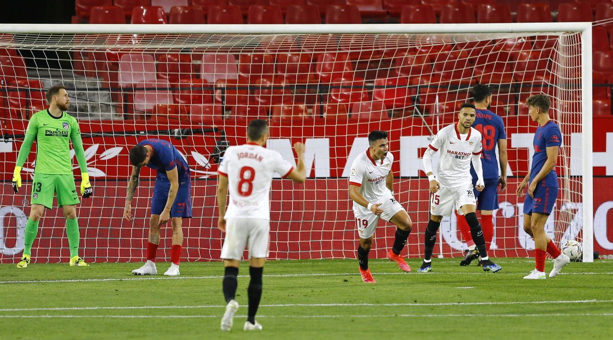 Soccer Football - La Liga Santander - Sevilla v Atletico Madrid - Ramon Sanchez Pizjuan, Seville, Spain - April 4, 2021 Sevilla's Marcos Acuna celebrates scoring their first goal REUTERS/Marcelo Del Pozo
