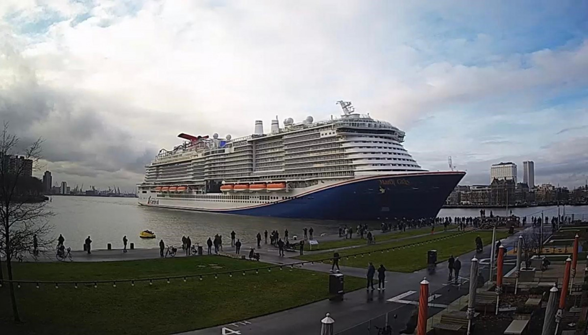 TWITTER: Carnival Corporation
