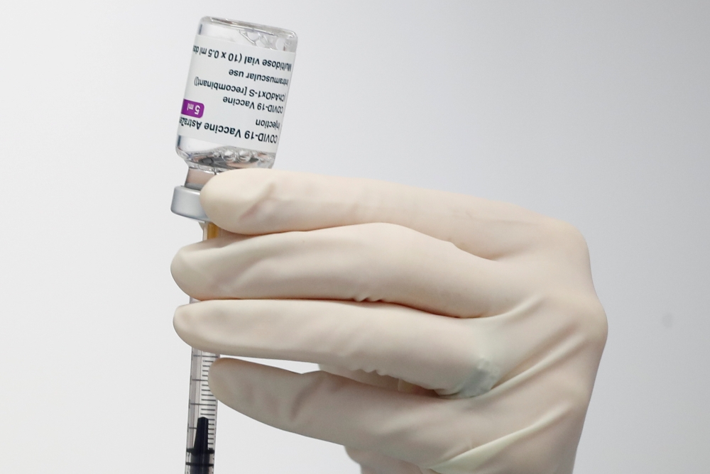 A nurse prepares to use AstraZeneca coronavirus disease (COVID-19) vaccine in Fasano Italy, April 13, 2021. REUTERS/Alessandro Garofalo