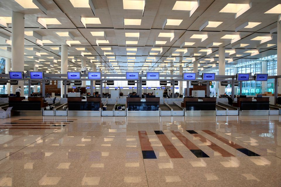  FILE PHOTO: A general view of the check-in area during a media tour of the newly-built Islamabad International Airport Terminal, ahead of its official opening, Pakistan April 18, 2018. REUTERS/Faisal Mahmood 

