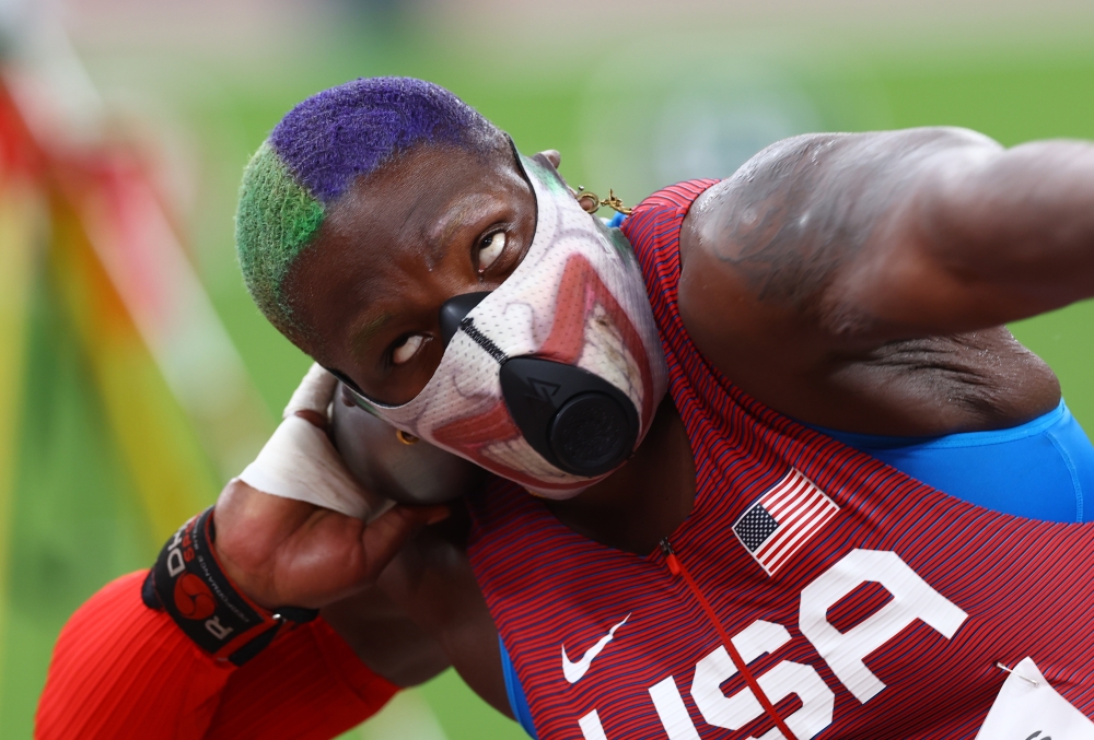 Raven Saunders of the United States wears a face mask REUTERS/Kai Pfaffenbach