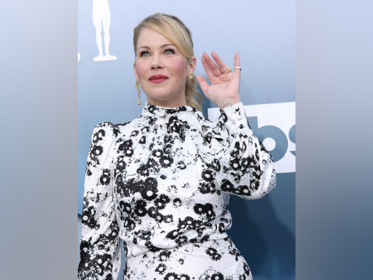 File photo: 26th Screen Actors Guild Awards: Christina Applegate. Reuters/Monica Almeida/File Photo