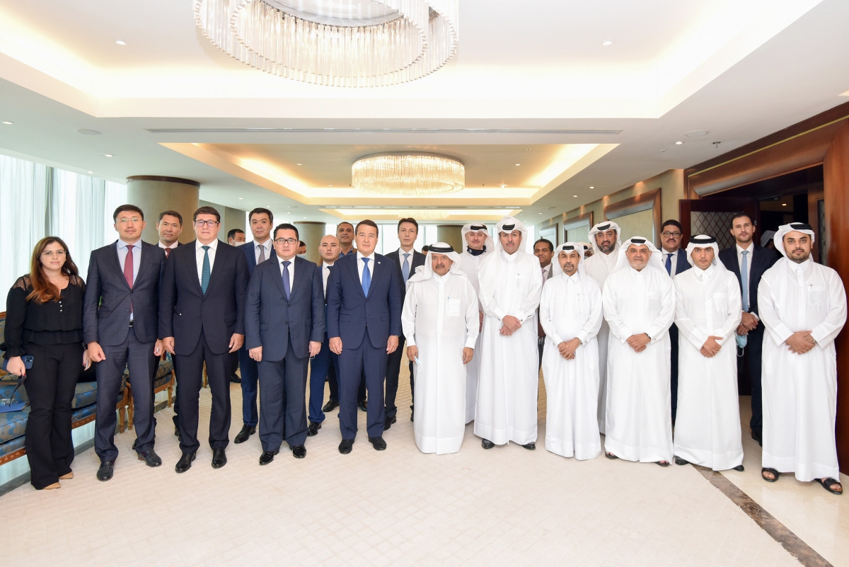 First Deputy Prime Minister of Kazakhstan, H E Alikhan Smailov, Qatar Businessmen Association (QBA) Chairman Sheikh Faisal bin Qassim Al Thani, and other Kazakh officials and QBA members during the meeting in Doha recently. 