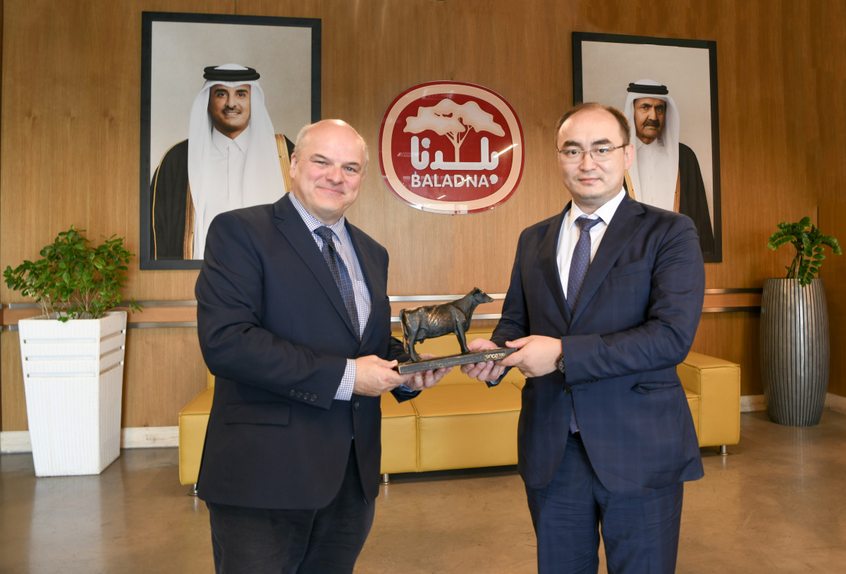 Kazakhstan’s Vice-Minister of Agriculture H E Ruslan Manatayev (right) and Baladna’s Board Member Aidan Tynan, during the tour of Kazakh delegation at Baladna’s facility, recently. 