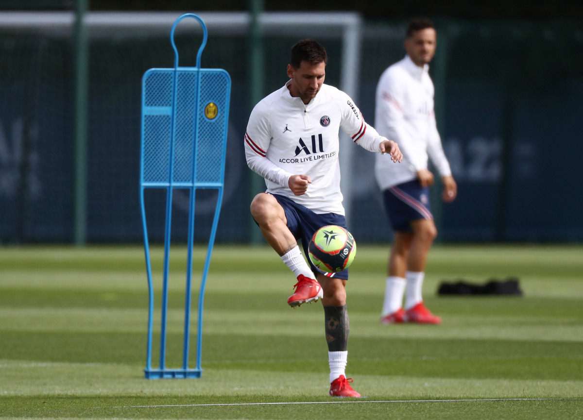 Soccer Football - Paris St Germain Training and Press Conference - Ooredoo Training Centre, Saint-Germain-en-Laye, France - August 28, 2021 Paris St Germain's Lionel Messi during training REUTERS/Sarah Meyssonnier
