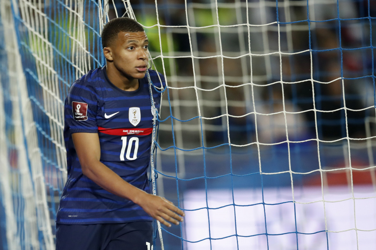 Soccer Football - World Cup - UEFA Qualifiers - Group D - France v Bosnia and Herzegovina - Stade de la Meinau, Strasbourg, France - September 1, 2021 France's Kylian Mbappe looks on REUTERS/Gonzalo Fuentes
