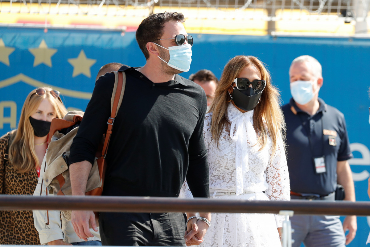 Jennifer lopez and Ben Affleck arrive in Venice the day before the screening of 