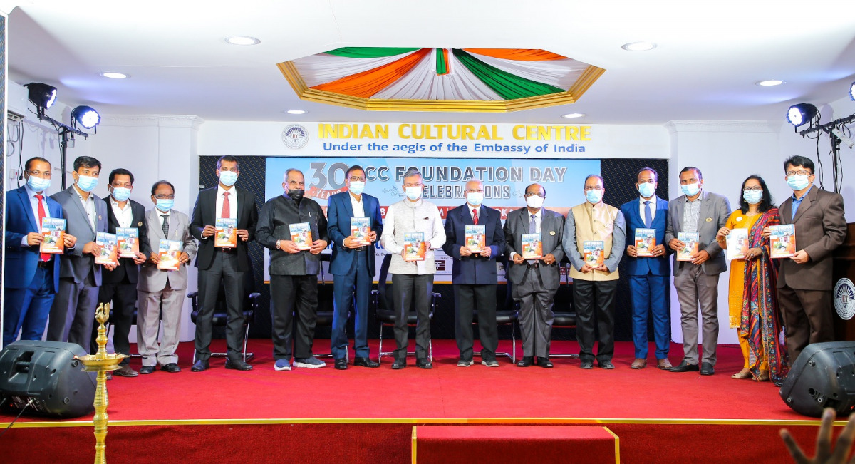 Ambassador of India to Qatar H E Dr. Deepak Mittal with ICC members and prominent members of Indian expatriate community while celebrating ICC’s foundation day