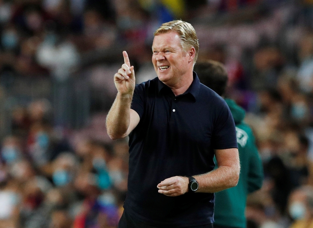FILE PHOTO: FC Barcelona coach Ronald Koeman REUTERS/Albert Gea