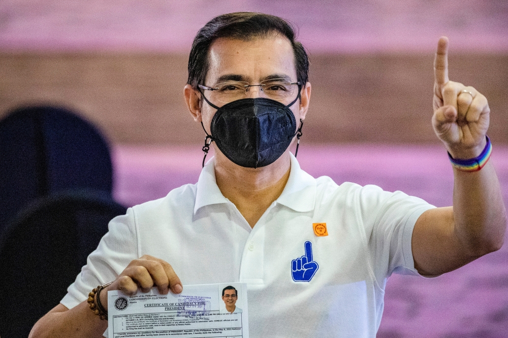 Philippine capital's Mayor Francisco Domagoso poses after filing his certificate of candidacy for president in the 2022 national election, in Pasay City, Metro Manila, Philippines, October 4, 2021. Ezra Acayan/Pool via REUTERS