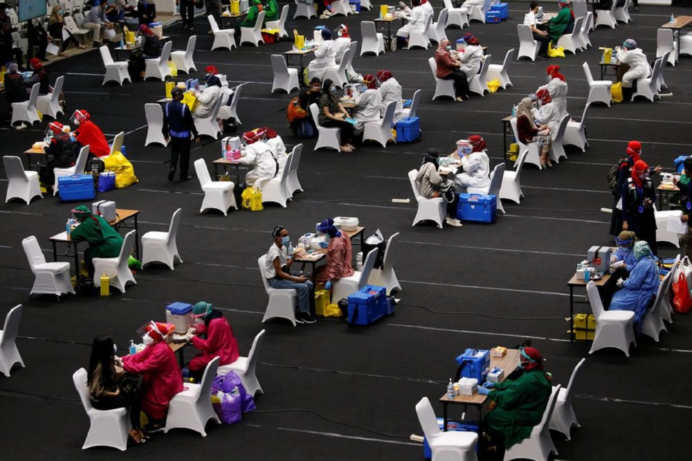 General view of a mass vaccination for medical workers at the Istora Senayan indoor stadium, amid the coronavirus disease (COVID-19), in Jakarta, Indonesia, February 4, 2021. REUTERS/Willy Kurniawan