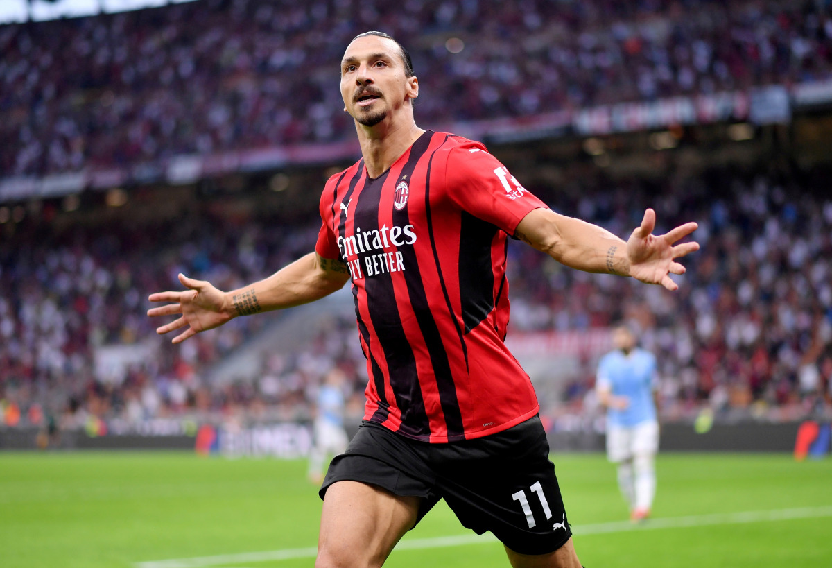  AC Milan's Zlatan Ibrahimovic celebrates scoring their second goal REUTERS/Daniele Mascolo/File Photo
