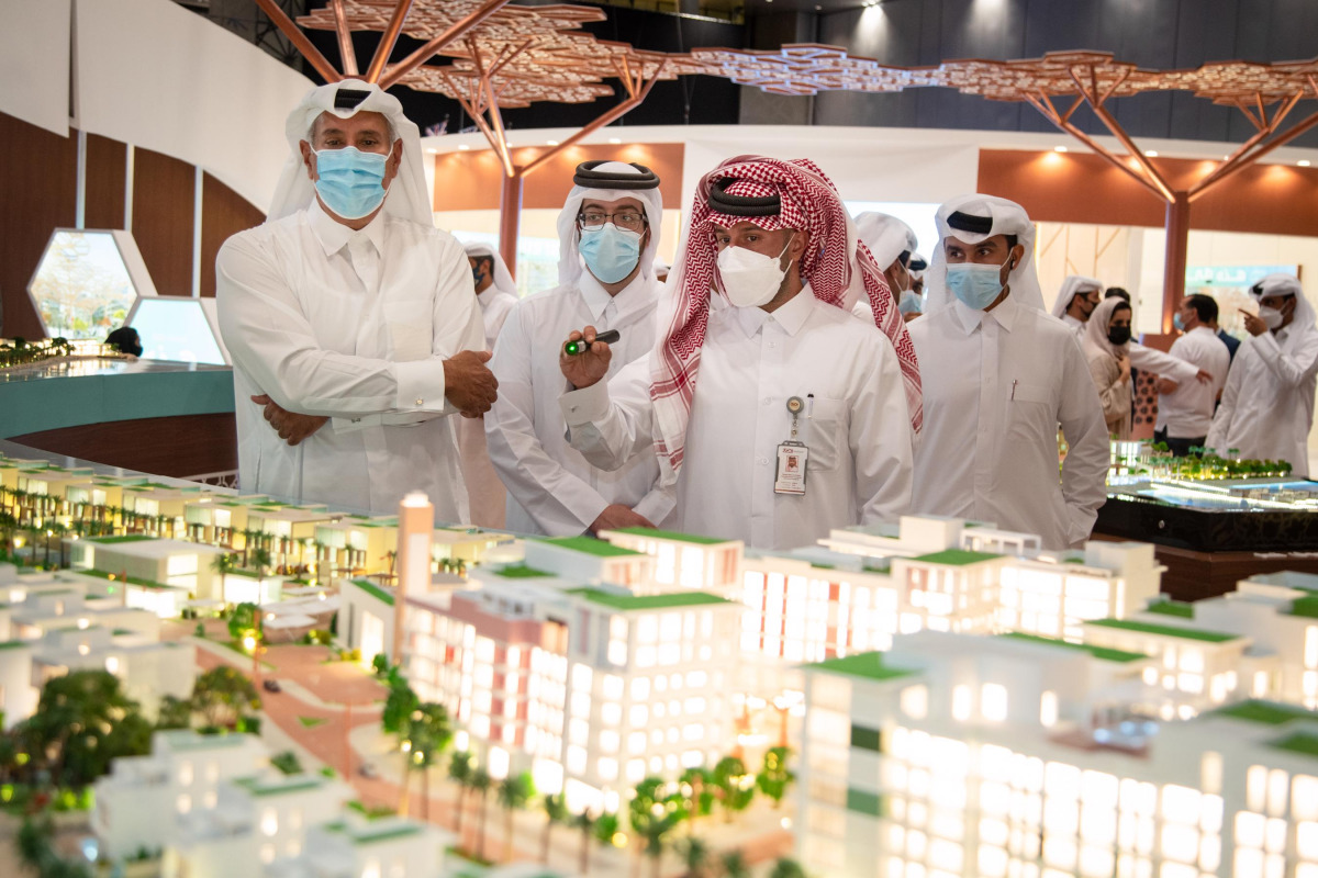 H E Sheikh Hamad bin Jassim bin Jabor Al Thani tours the pavilions at Cityscape Qatar 2021, yesterday. 
