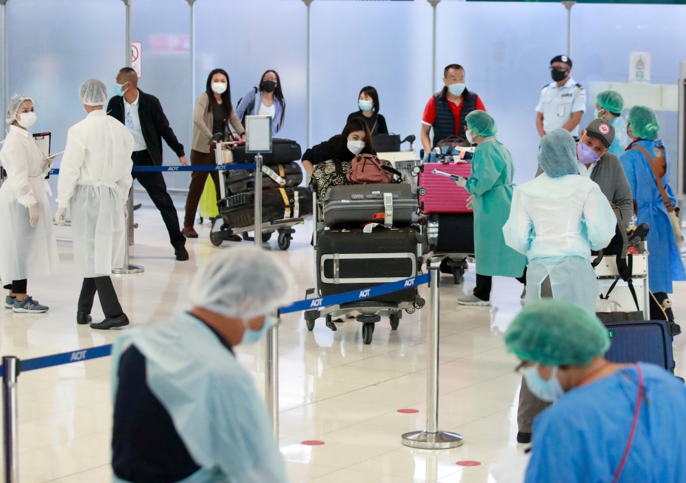 First group of foreign tourists arrive at Suvarnabhumi Airport during the first day of the country's reopening campaign in Bangkok, Thailand November 1, 2021. Reuters/Soe Zeya Tun 
