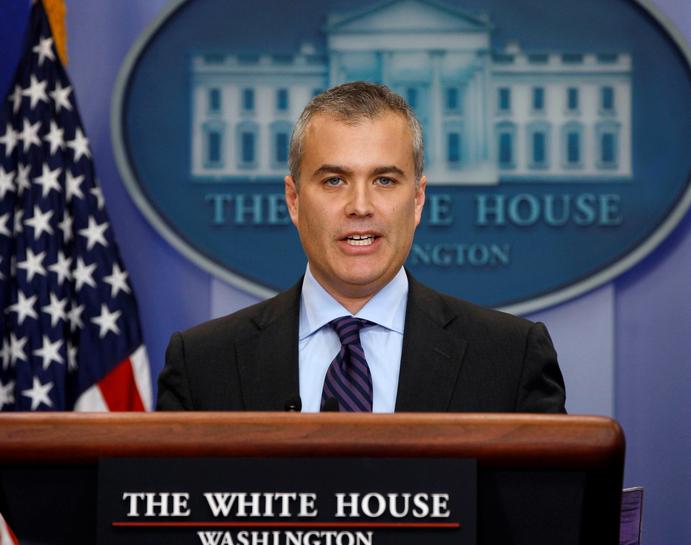 FILE PHOTO: OMB's Deputy Director for Management Jeff Zients talks about the budget negotiations at the White House in Washington April 7, 2011. REUTERS/Larry Downing/File Photo

