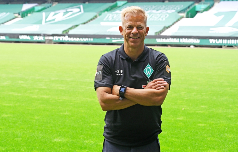 Werder Bremen's new coach Markus Anfang poses during his presentation Pool via Reuters/Carmen Jaspersen/File Photo