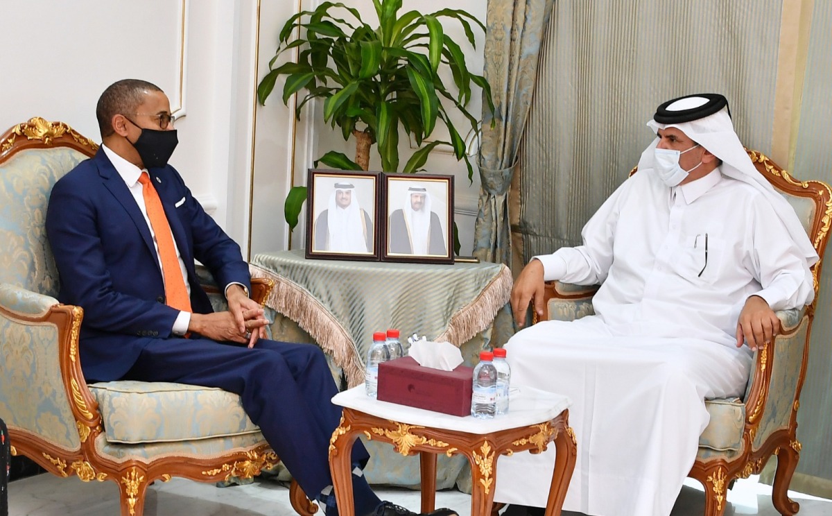 Qatar Chamber’s (QC) First Vice-Chairman Mohamed bin Ahmed bin Towar Al Kuwari during the meeting with the United Nations (UN) Under-Secretary-General and High Representative for the Least Developed Countries, Landlocked Developing Countries and Small Island Developing States H E Earle Courtenay Rattray, in Doha, yesterday. 