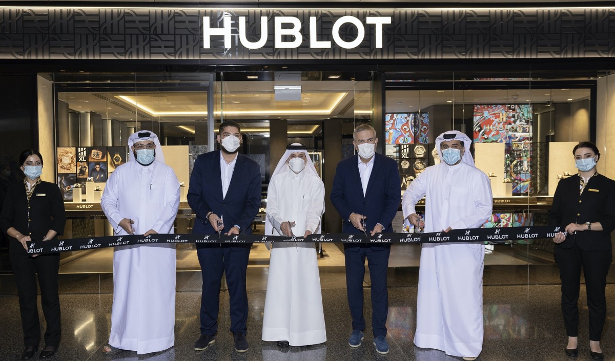 Qatar Airways Group Chief Executive H E Akbar Al Baker; HIA Chief Operating Officer Engr. Badr Mohammed Al Meer; Hublot CEO Ricardo Guadalupe; Hublot Regional Director Latin America & Caribbean, Middle East & Africa David Tedeschi; and QDF Vice-President Thabet Musleh during the ribbon-cutting ceremony. 