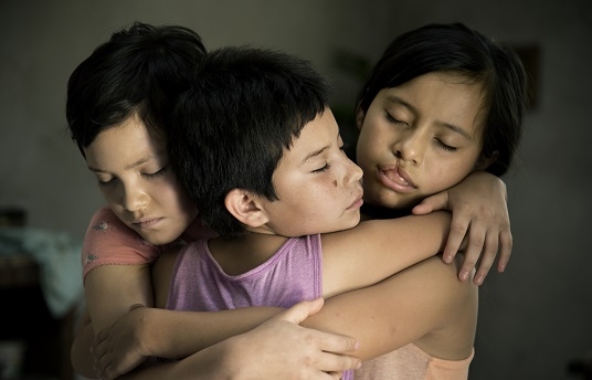 Stills from 'Noche de Fuego' 