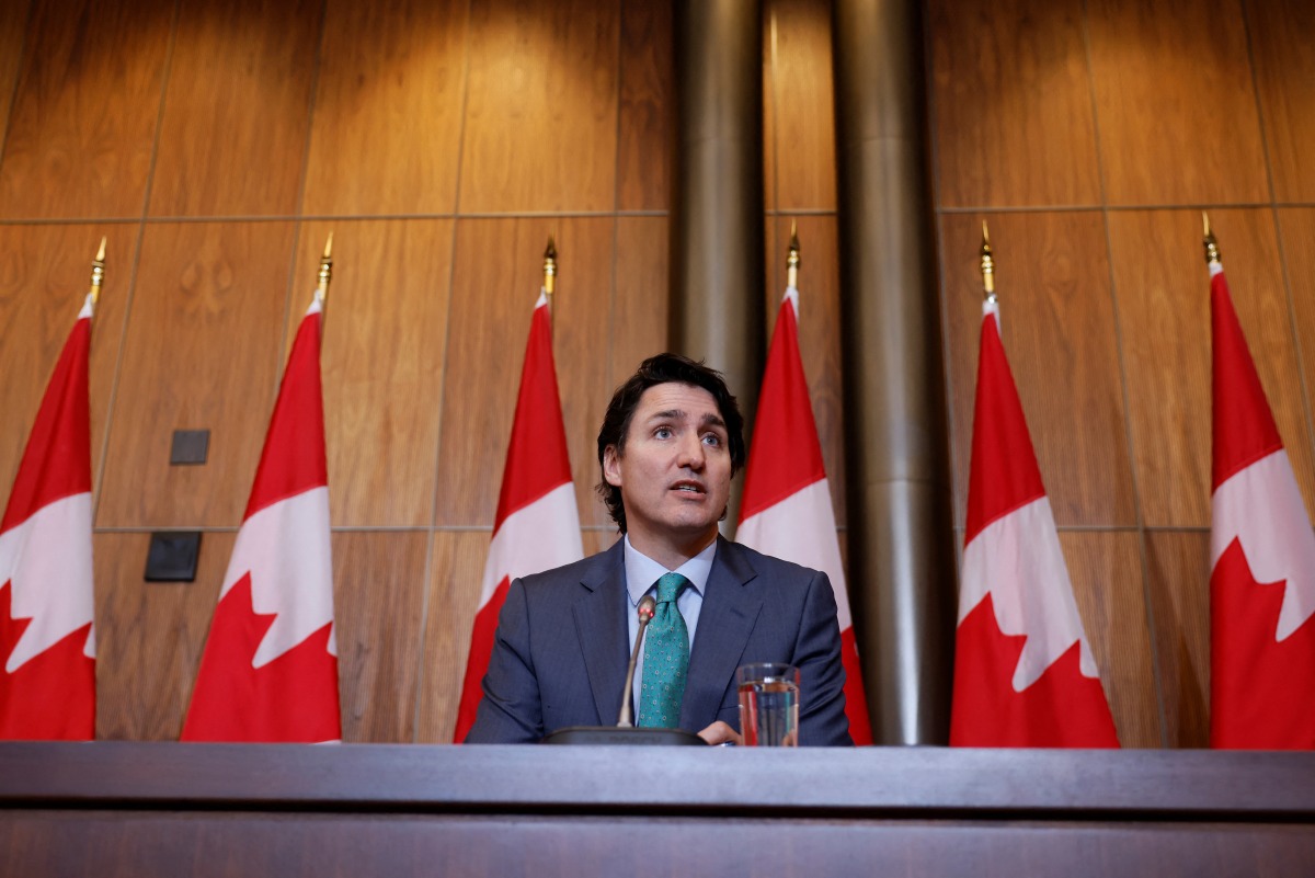 Canada's Prime Minister Justin Trudeau takes part in a news conference, as the latest Omicron variant emerges as a threat amid the coronavirus disease (COVID-19) pandemic, in Ottawa, Ontario, Canada January 5, 2022. REUTERS/Blair Gable
