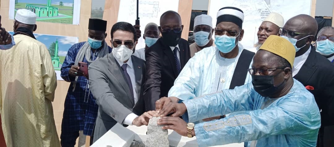 Ambassador of Qatar to Côte d'Ivoire Jaber bin Jarallah Al Marri and other officials laying the foundation stone of a healthcare facility and mosque project in Abidjan. 
