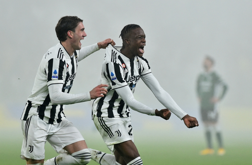 Juventus' Denis Zakaria celebrates scoring their second goal with teammate Dusan Vlahovic REUTERS/Massimo Pinca 
