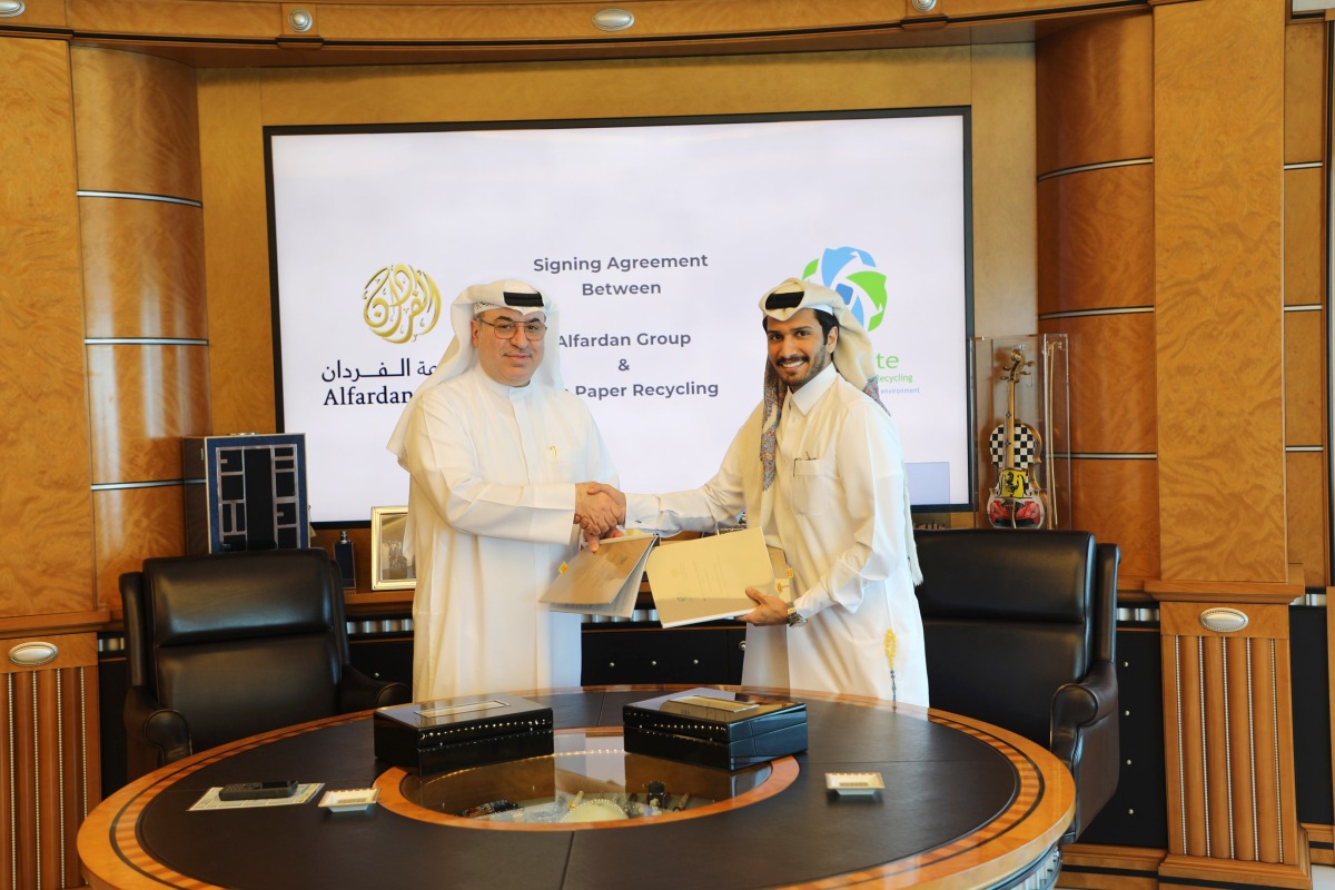 President and CEO of Alfardan Group Omar Hussain Alfardan (left) and Chairman of Elite Waste Recycling Management Abdulla Ibrahim Al Sowaidi during the agreement signing ceremony.