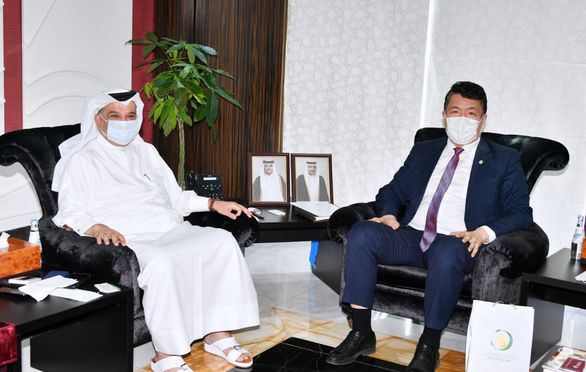 Qatar Chamber Board Member and Chair of its Food Security Committee Mohamed bin Ahmed Al Obaidly (left) with the Director-General of the Islamic Organization for Food Security (IFOS) Prof. Yerian A. Baidaulet, during their meeting in Doha, yesterday.  