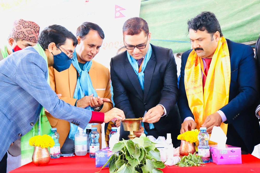 Charge d’Affaires at the Embassy of Nepal in Qatar Lakshuman Khanal and others celebrating cultural festivals. 