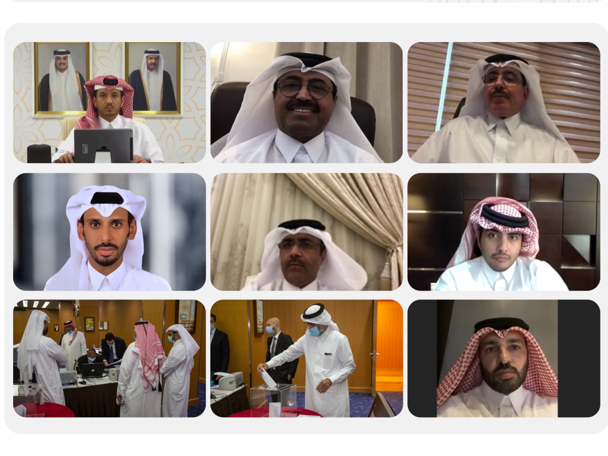 Chairman of Nakilat’s Board of Directors H E Dr. Mohammed bin Saleh Al Sada; Nakilat Chief Executive Officer Eng. Abdullah Fadhalah Al Sulaiti and other officials during the AGM.