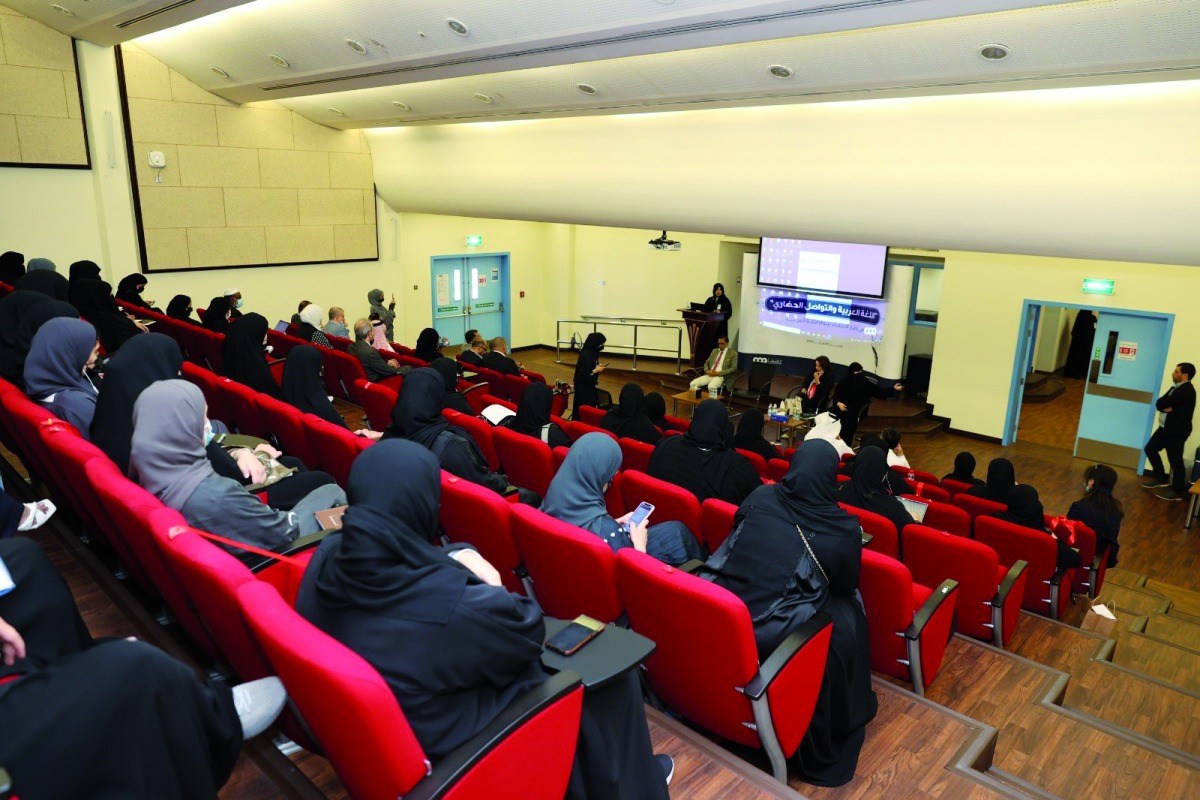 Participants during the seminar on Arabic language. 