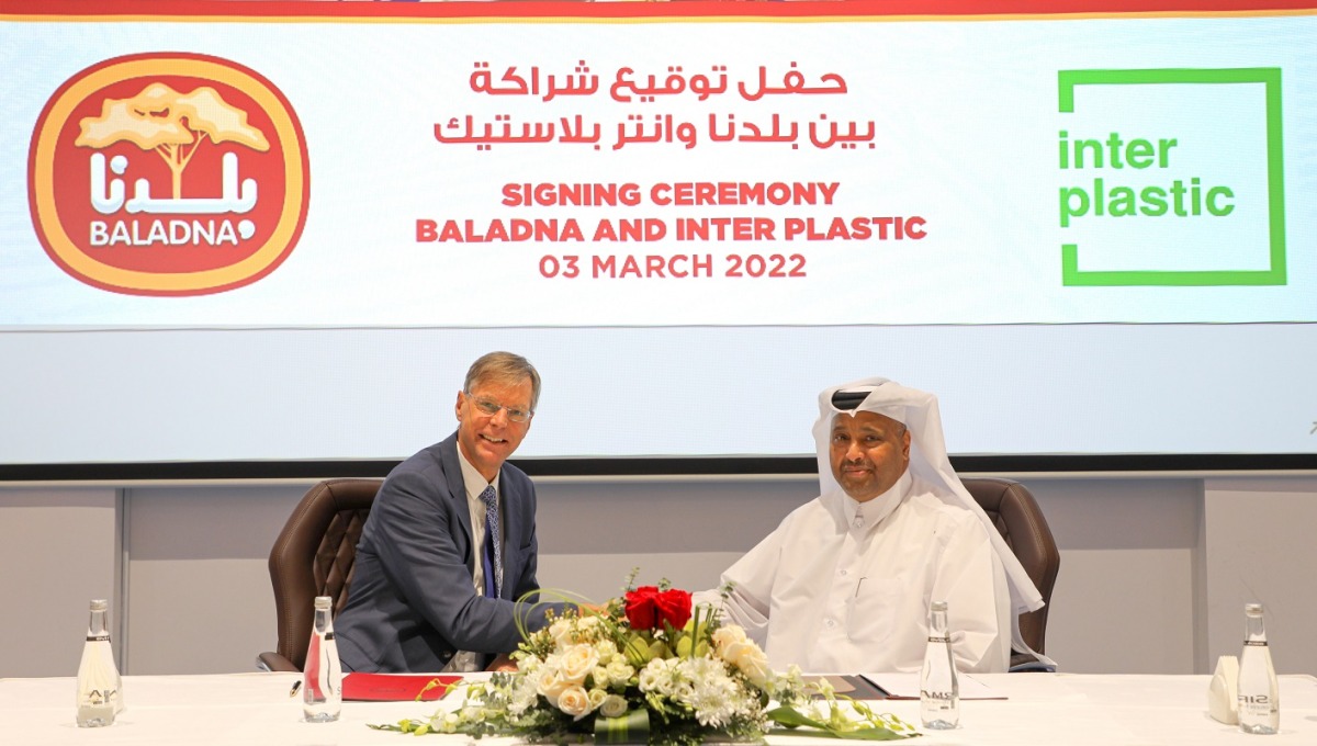 Baladna Chief Executive Officer, Piet Hilarides (left), and Chairman of Inter Plastic Sheikh Hamad Thamer Mohammed Jassim Al Thani
