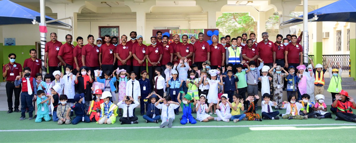 MES students with their teachers.