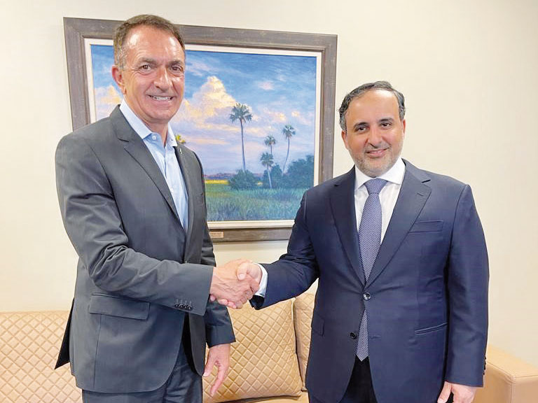 Minister of Municipality H E Dr. Abdullah bin Abdulaziz bin Turki Al Subaie with Dean Trantalis, Mayor of Fort Lauterdale, US. 