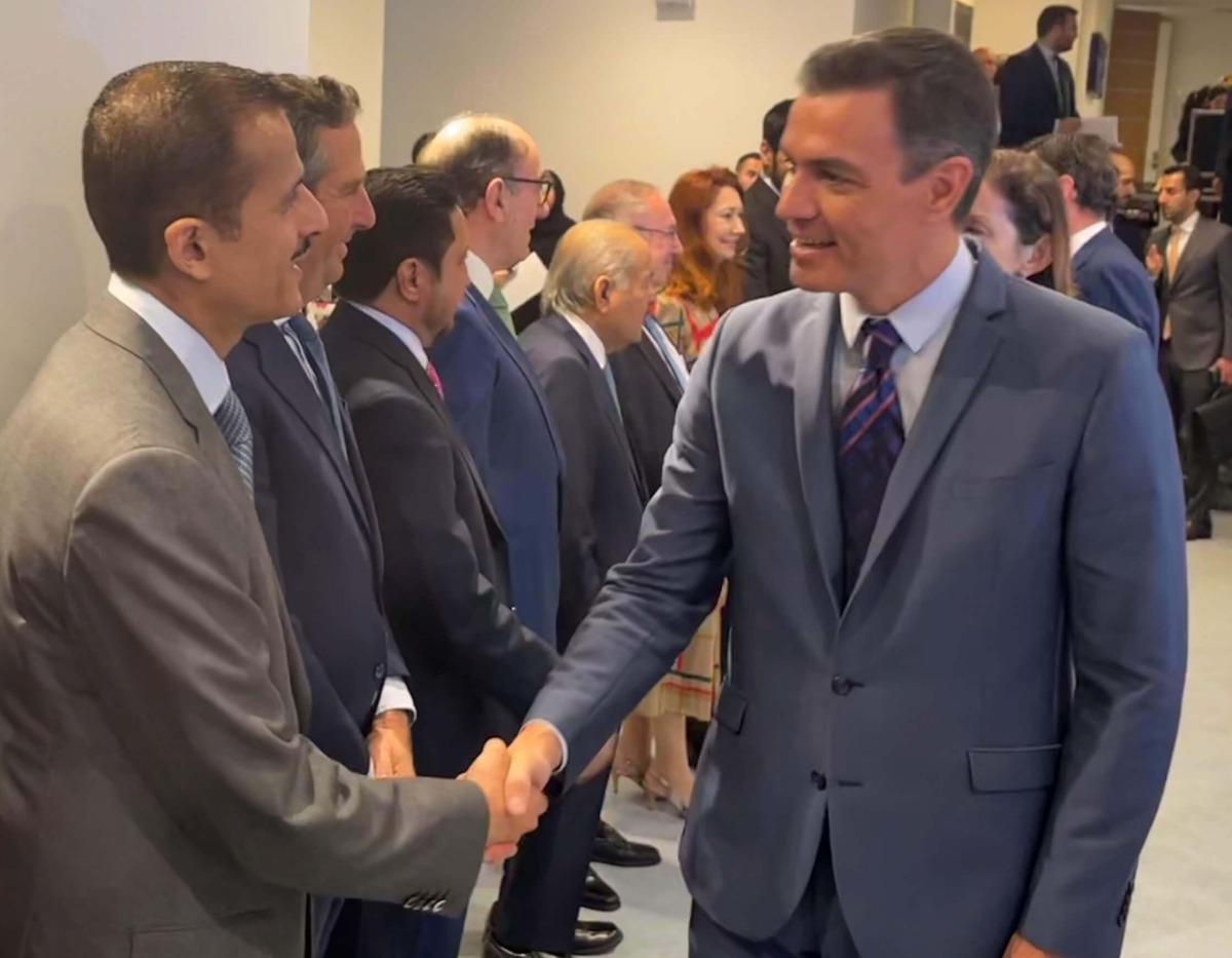 Sheikh Dr. Khalid bin Thani Al Thani greeting Spanish Prime Minister H E Pedro Sanchez.