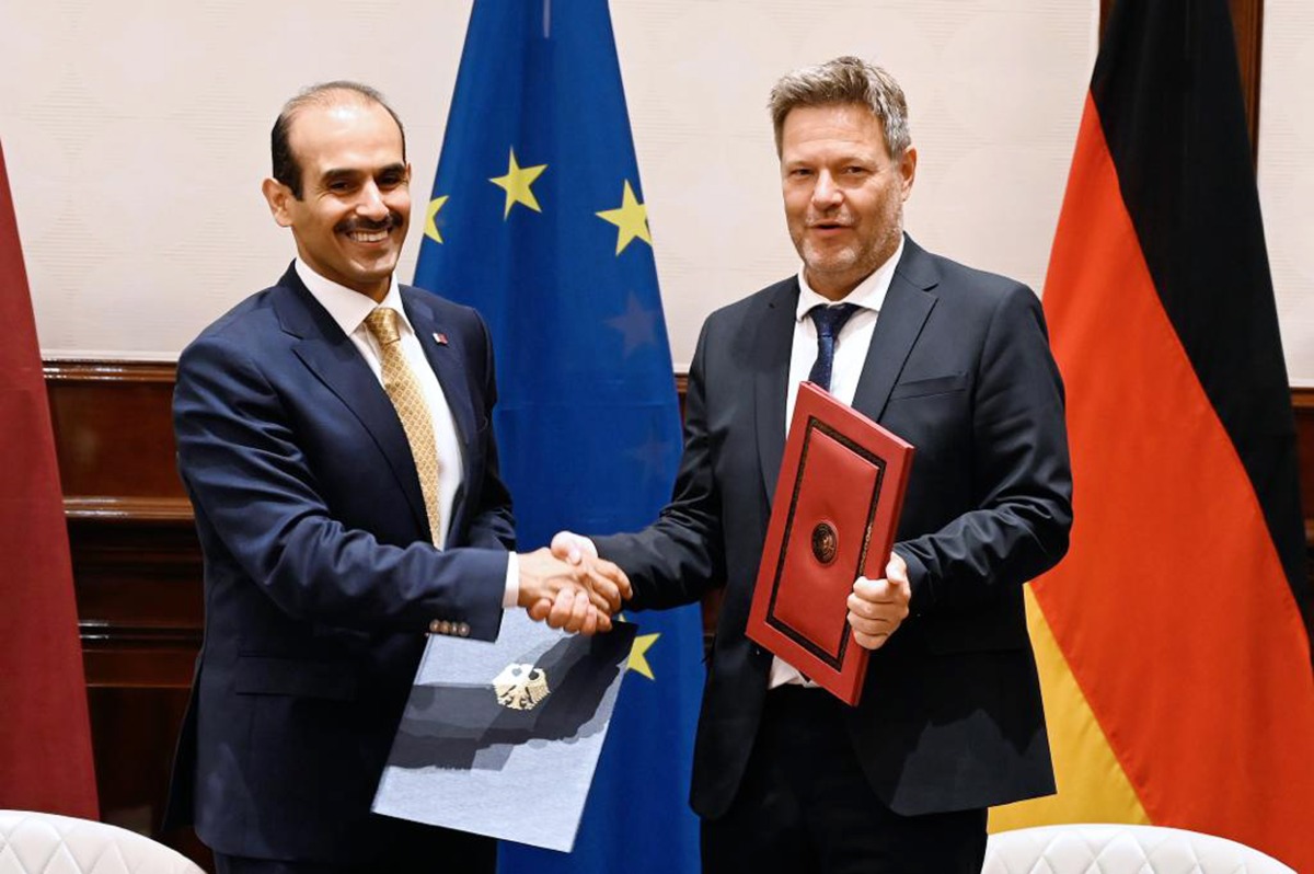 Minister of State for Energy Affairs H E Saad Sherida Al Kaabi (left), with the German Minister for Economic Affairs and Climate Action H E Dr. Robert Habeck during the signing ceremony, yesterday.  