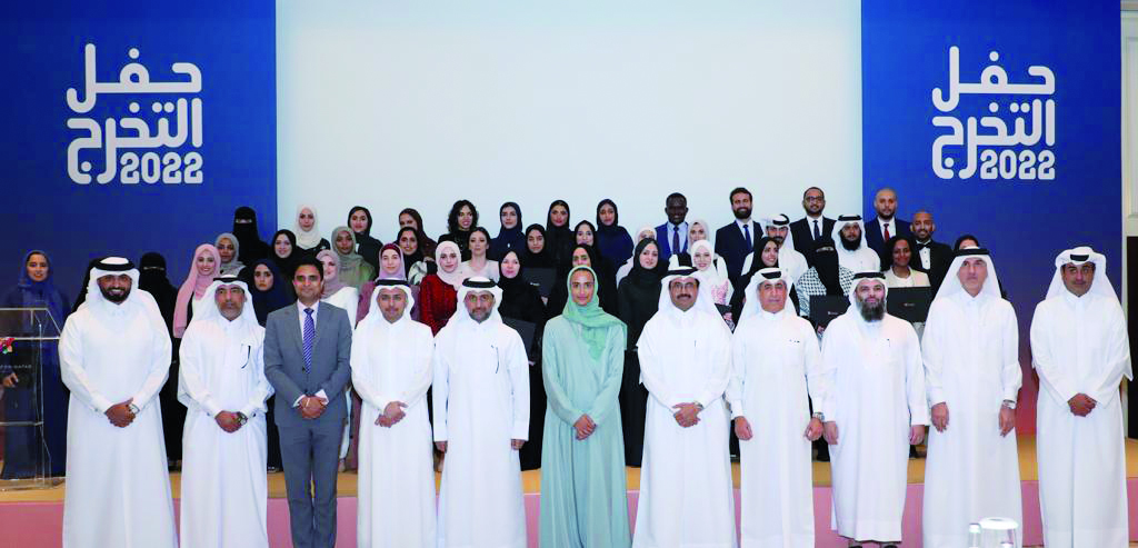 Chairperson and founder of Teach For Qatar, H E Sheikha Hind bint Hamad Al Thani; Former Minister of Energy and Industry, H E Dr. Mohamed Saleh Al Sada and other officials with graduates at the event. 