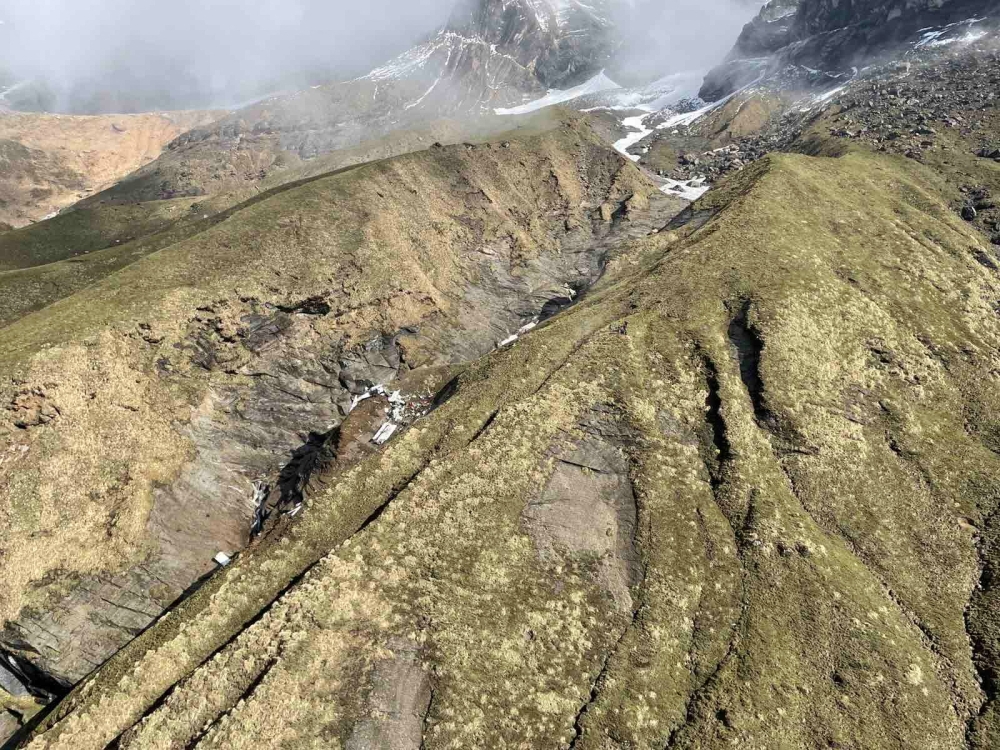 A general view of a Tara Air plane crash site during the rescue operation at Thasang, Nepal May 30, 2022. Fishtail Air Pvt Ltd Captain Nikalas Fjellgren/Handout via REUTERS