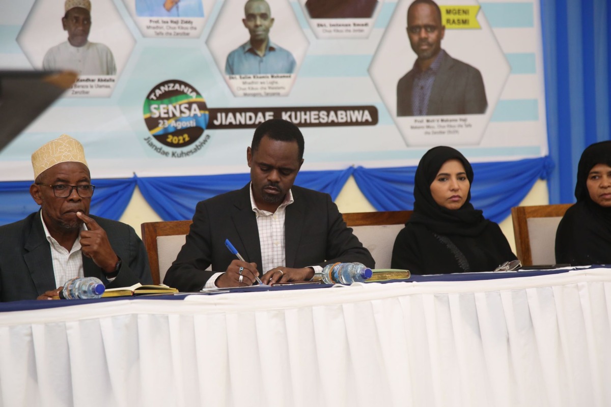 Media Adviser to Sheikh Hamad Award for Translation and International Understanding Dr. Hanan Al Fayyad  (second right) during the symposium in Zanzibar, Tanzania. 
