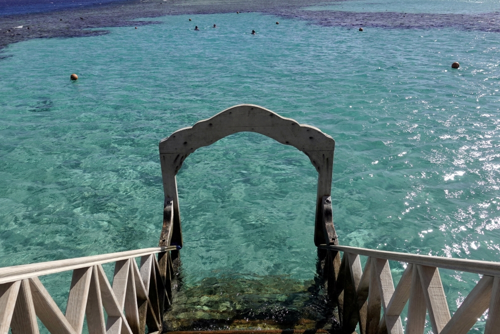 Tourists snorkel near a beach of the Red Sea resort of Sahl Hasheesh, Hurghada, Egypt January 8, 2020. REUTERS/Amr Abdallah Dalsh/File Photo