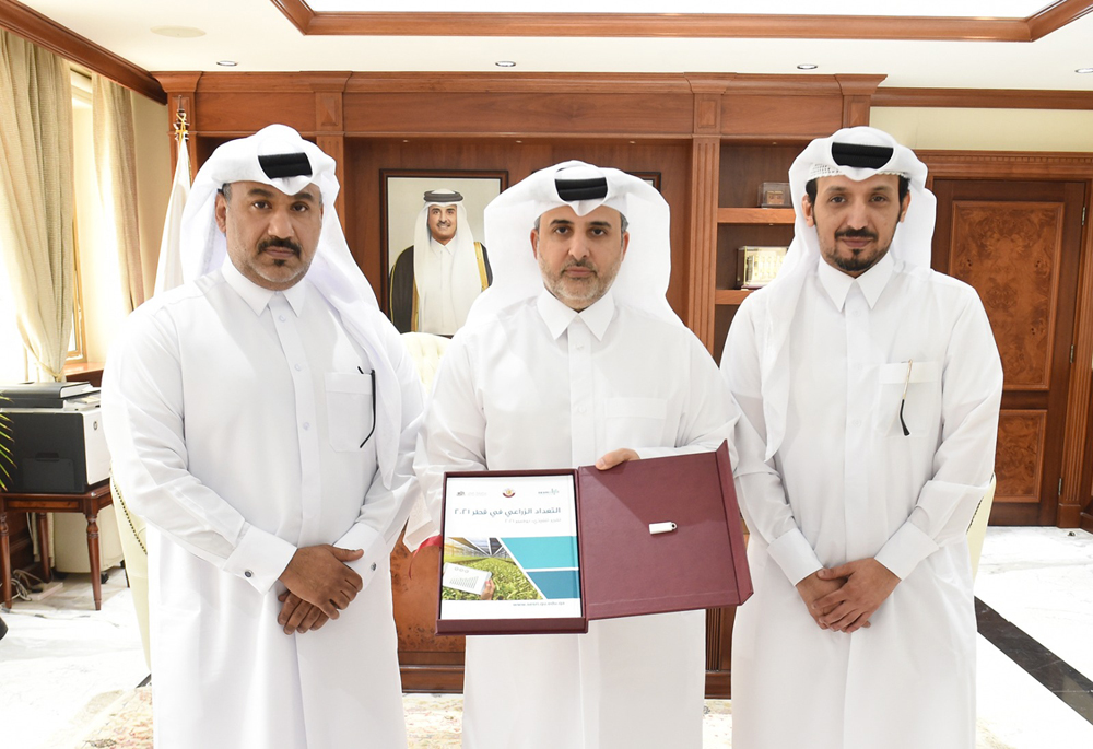 Minister of Municipality H E Abdullah bin Abdulaziz bin Turki Al Subaie (centre) during the launch of the book of the Executive Report of the Agricultural Census in Qatar for the year 2021, yesterday. 