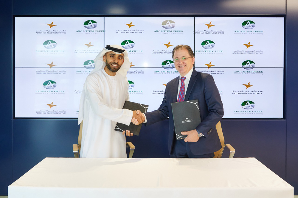 Eng. Abdulla Abdul Aziz AlShamsi, Acting Director General of ADIO with Daniel Chapman, CEO Argentem Creek. 