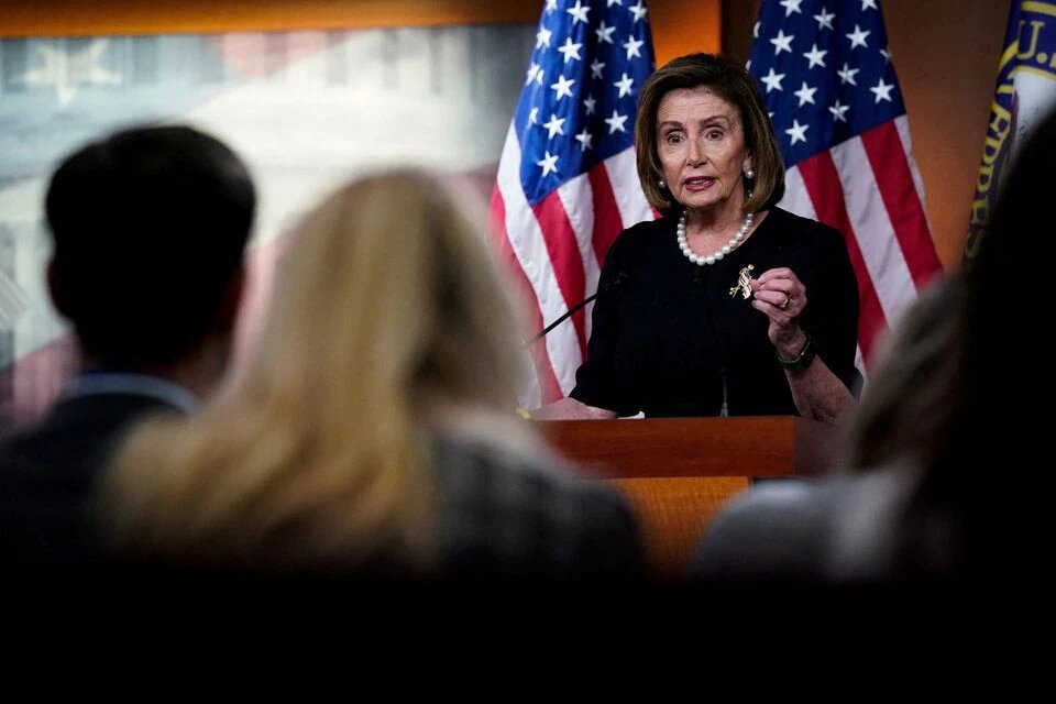 U.S. House Speaker Nancy Pelosi (D-CA) holds her weekly news conference with reporters on Capitol Hill in Washington, U.S., July 14, 2022. REUTERS/Elizabeth Frantz
