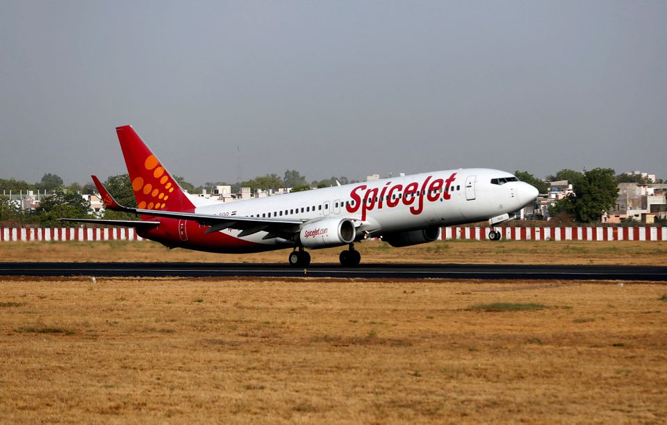 A SpiceJet passenger Boeing 737-800 aircraft takes off from Sardar Vallabhbhai Patel international airport in Ahmedabad, India May 19, 2016. REUTERS/Amit Dave/